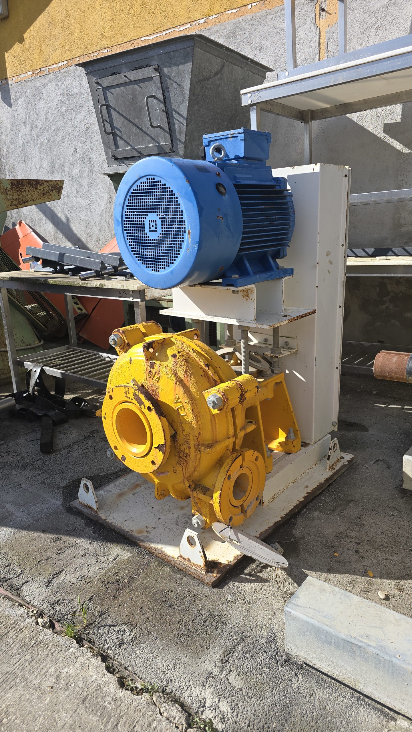 20250402_094826 pompa per acqua con motore